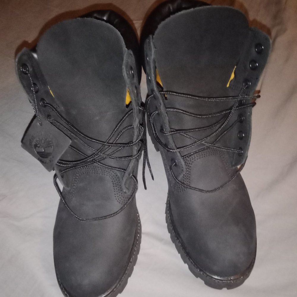 NEARLY NEW Black Timberland Premium 6 inch Boots Men's Size 9 - CLEAN